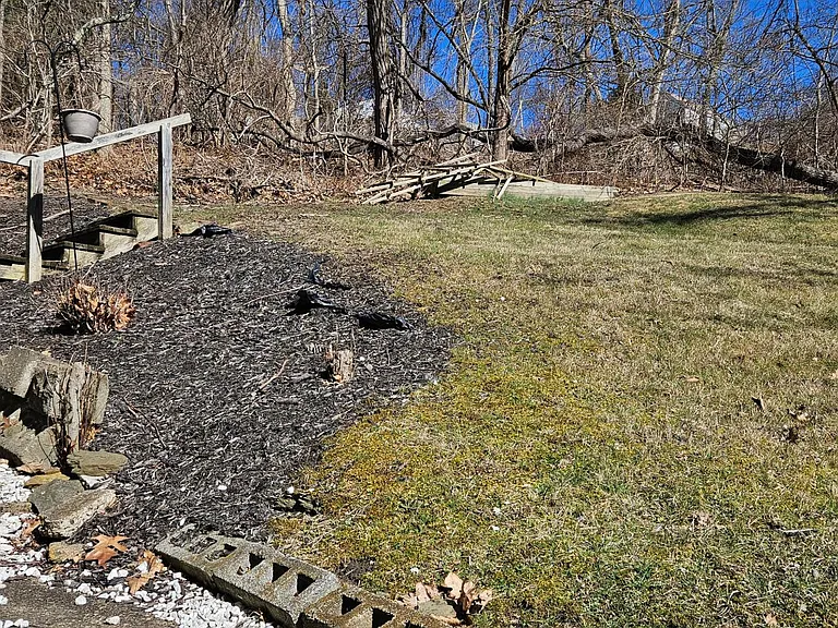 205 Hazel St — Photo 3