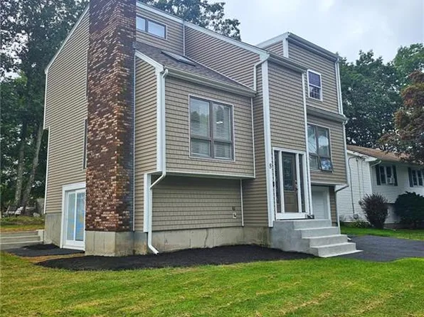 8 Bicentennial Way, North Providence, RI 02911