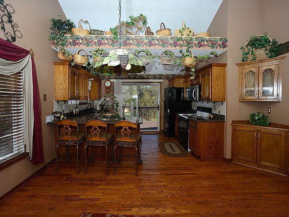 5th image of 532 SE Ashton Dr