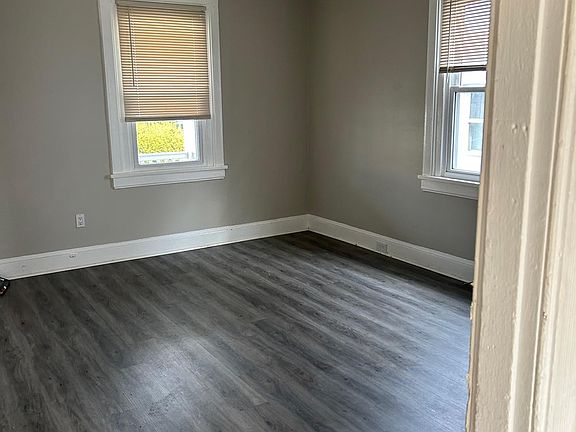 5th image of 21 S Warner Ave