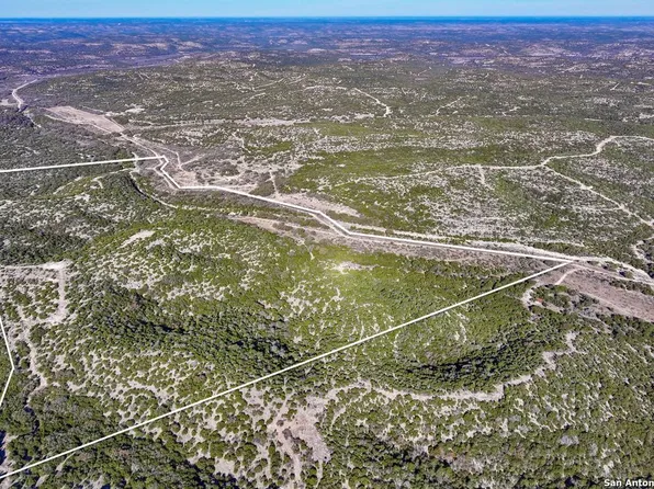 2733 Private Road 4560, Rocksprings, TX 78880