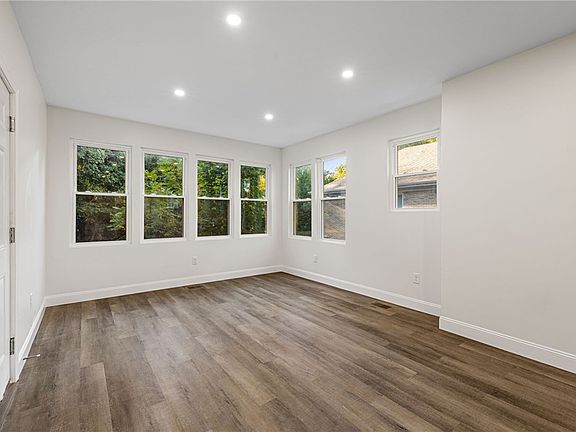 4th image of 438 N Fairmount St #1
