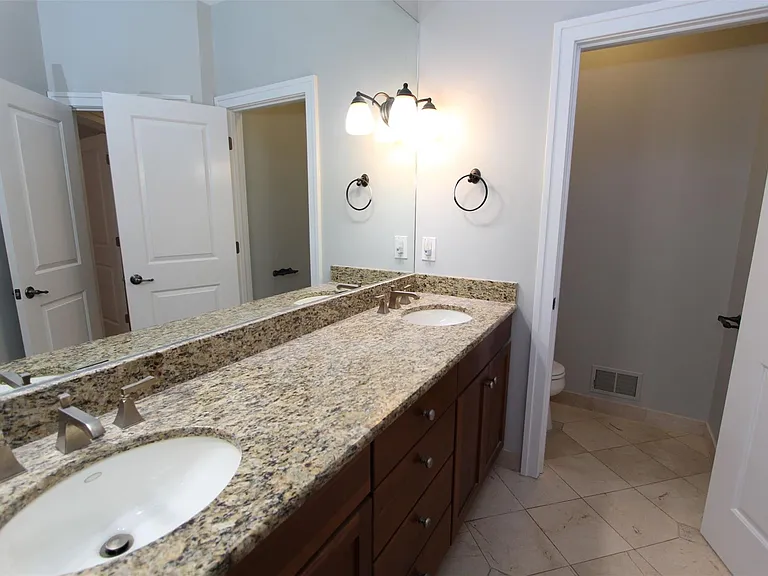 1090 Oakwood Dr — Photo 17