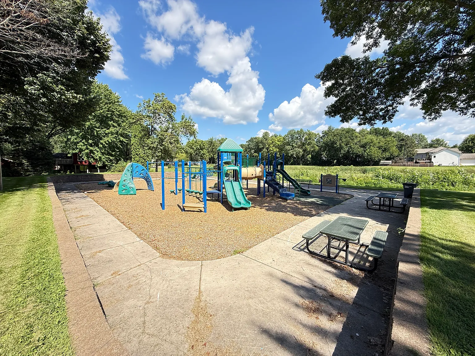 2 bed, 960 sqft, $1,950 — Photo 4