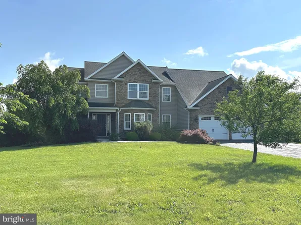 455 Eugene Dr, Chambersburg, PA 17202