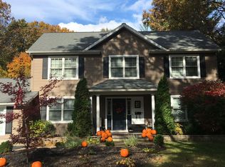 2 Herrick Dr, Glenville, NY 12302