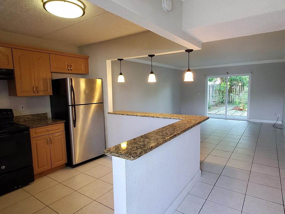 1st image of 2835 Somerset Park Dr APT 102