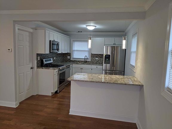 4th image of 419 Niagara St