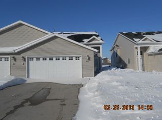 836 Cinnamon Ridge Pl, West Fargo, ND 58078