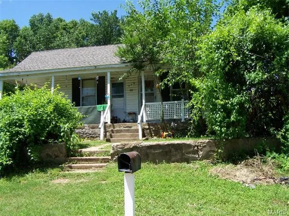 310 Donaldson St, De Soto, MO 63020
