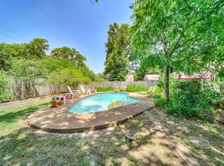 1712 Carl St, Fort Worth, TX 76103