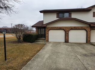 921 Meadow Ridge Ln, New Lenox, IL 60451