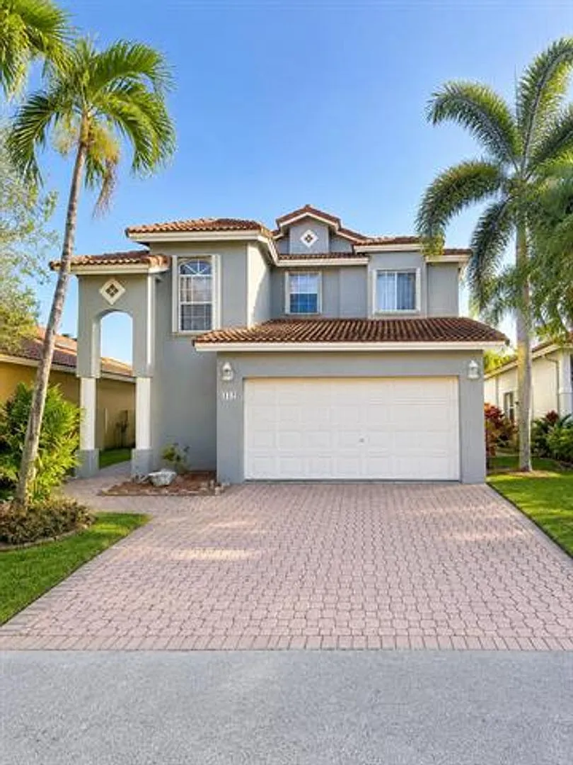 332 NW 107th Ave # 332, Pembroke Pines, FL 33026 — Photo 2