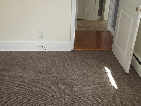4th image of 307 W Van Buren St