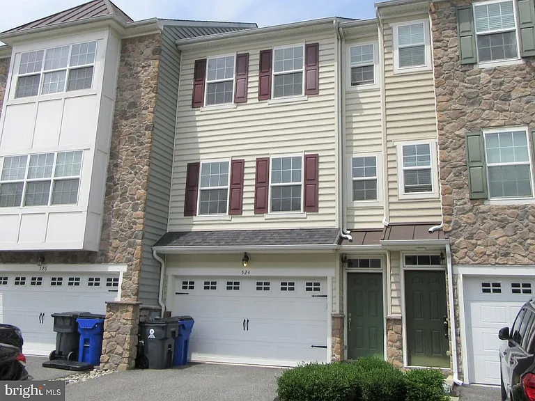 524 Jacobsen Dr — Photo 1
