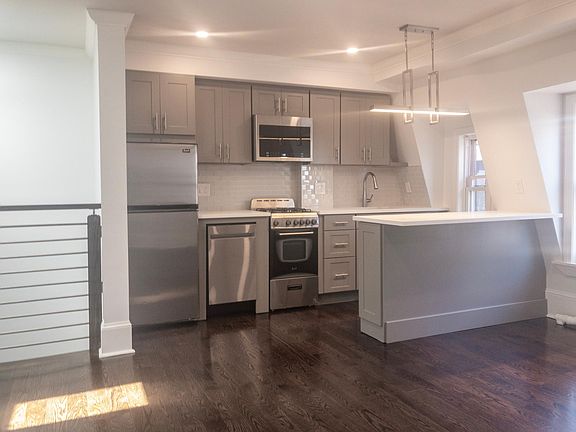 4th image of 2 Goodwin Pl APT 4