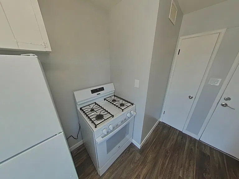 123 N El Camino — Photo 6