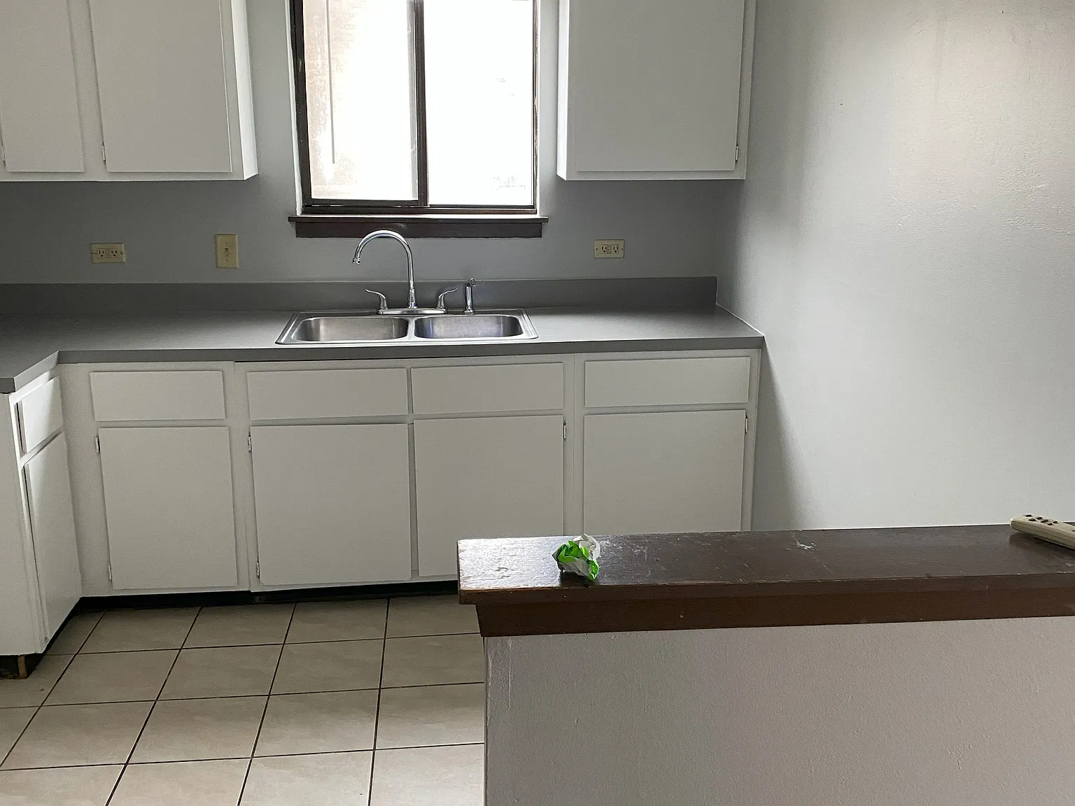 236 S Yates Ave — Photo 1