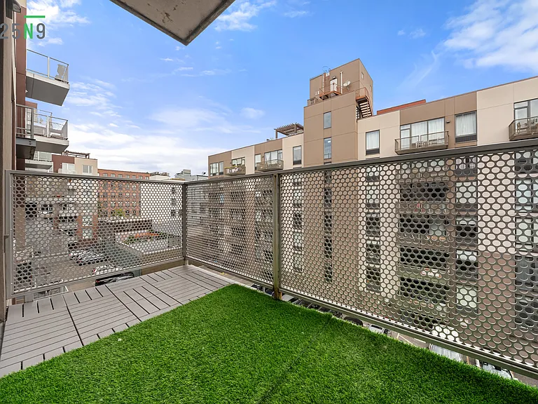 225 N 9th St #5E — Photo 5