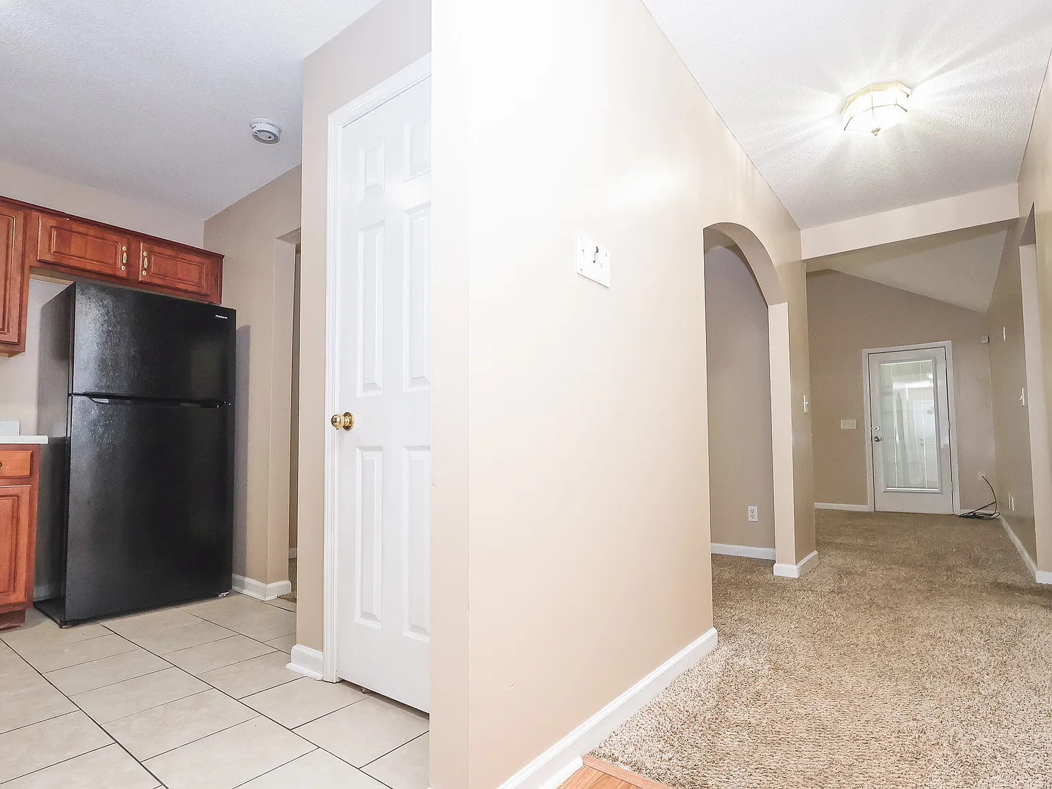 3 bed, 1279 sqft, $1,725 — Photo 2