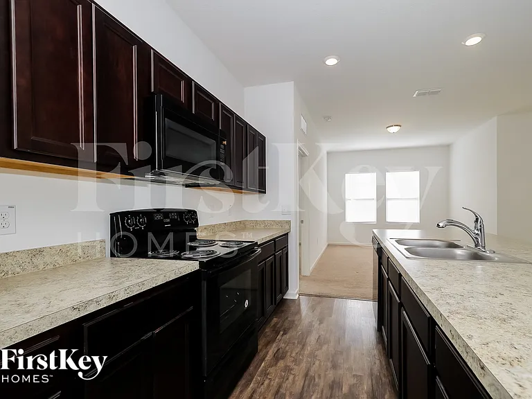 343 Eaglecrest Dr — Photo 6