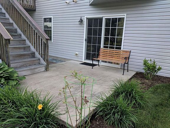 5th image of 62 Greenmeadow Ln