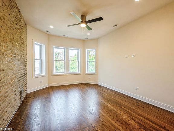 5th image of 4259 N Mozart St #2