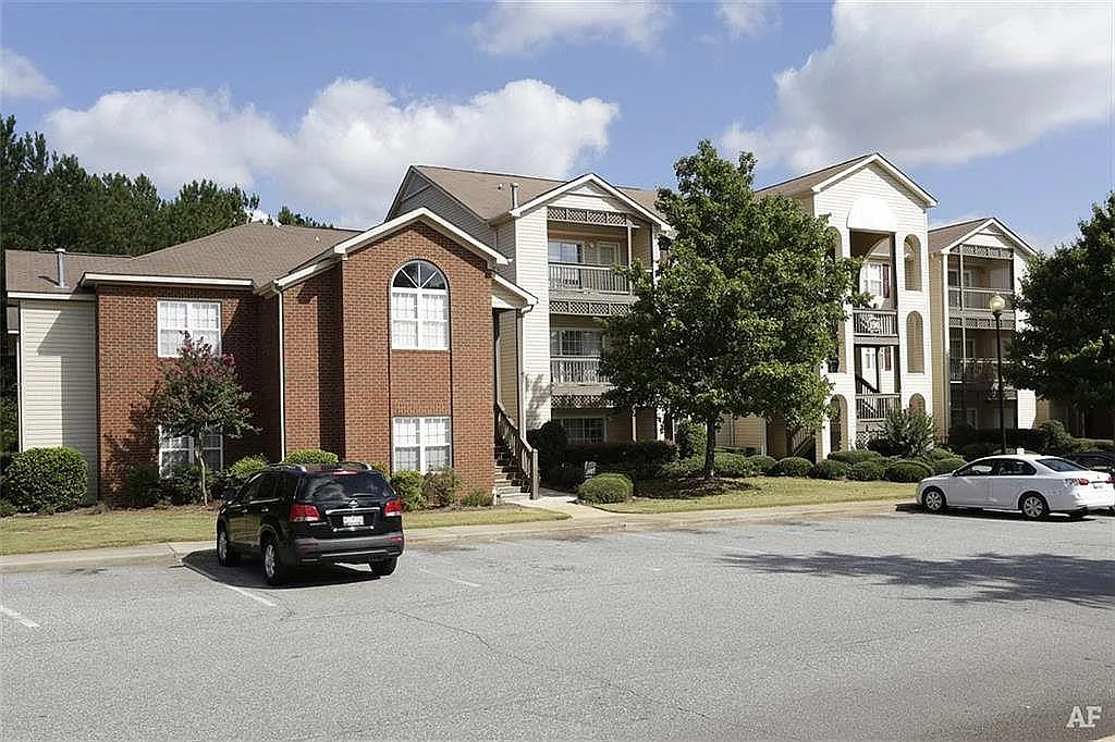 2 bed, 1066 sqft, $1,350 — Photo 3