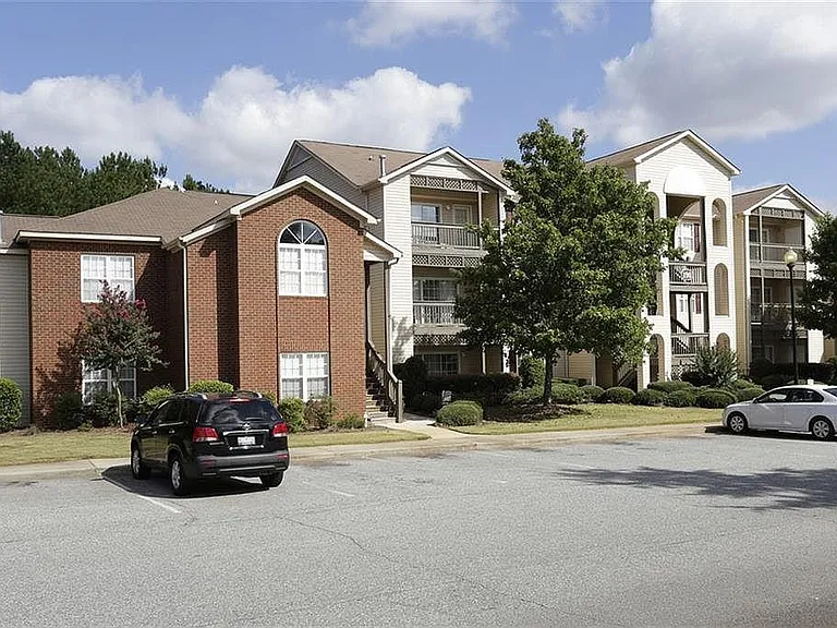 180 Wexford Dr #301 — Photo 3
