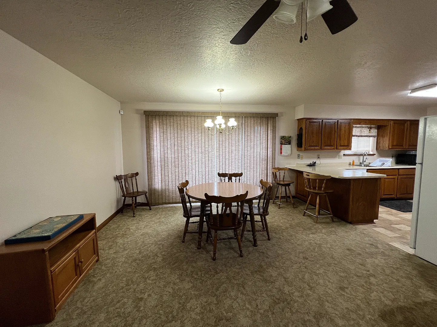 Furnished Month to month 2 Bedroom Home — Photo 3