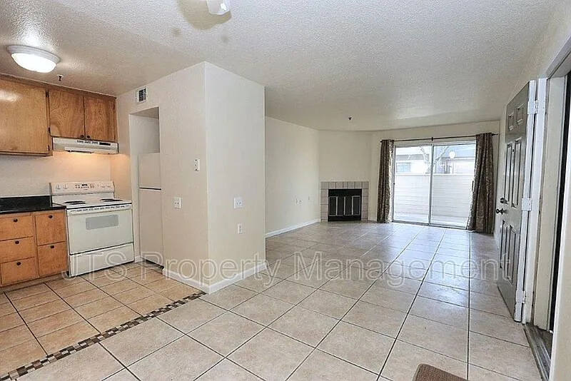 1 bed, 1.0 bath, 688 sqft, $1,395 — Photo 4