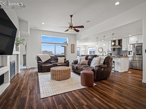 3rd image of 6678 Cumbre Vista Way