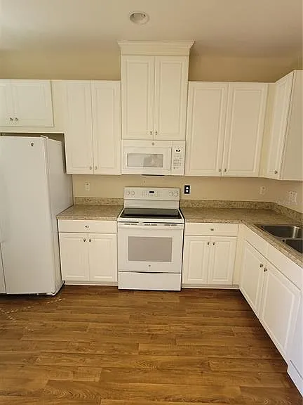 8810 Walnut Gable Ct — Photo 5
