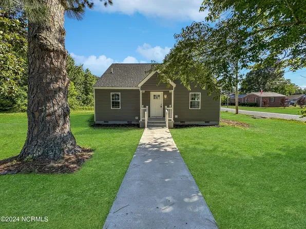 901 Tuscarora Avenue, Elizabeth City, NC 27909