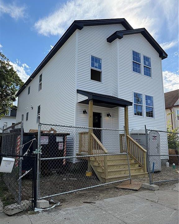 1st image of 352 Willard Ave