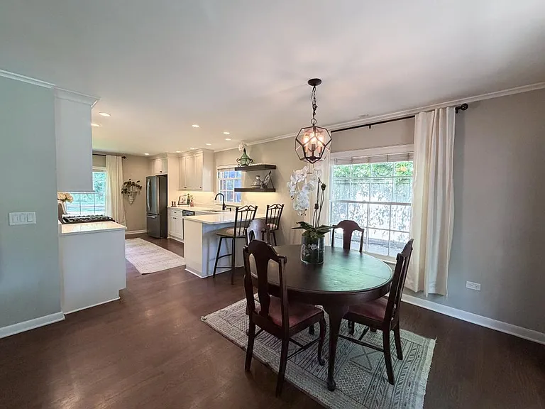 337 E Blodgett Ave — Photo 10