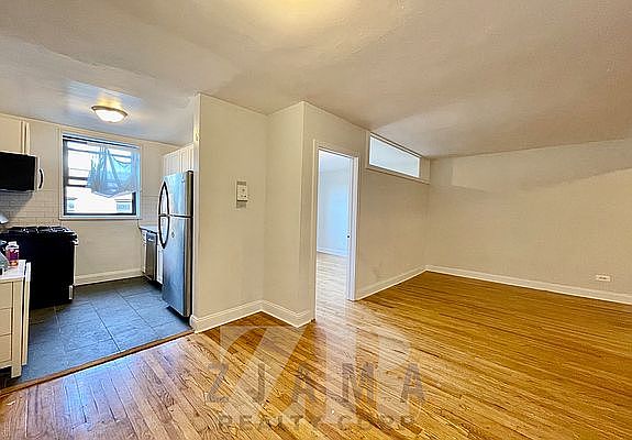 1st image of 222 E 17th St APT 4
