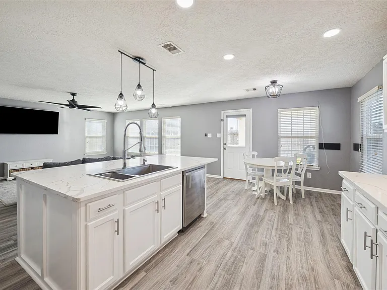 12223 Windsor Bay Ct — Photo 16