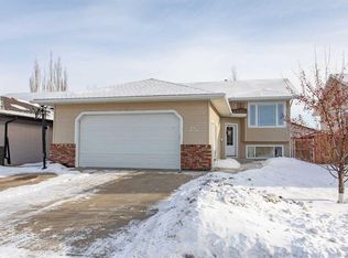 210 W Lindsay Ave, Red Deer, AB T4R 3P3