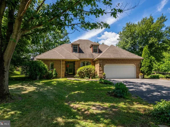 358 Chalet Dr, Bernville, PA 19506