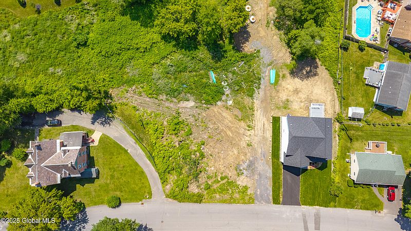 5th image of 4 Wedgewood Drive