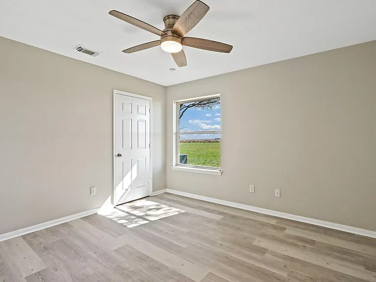 2445 Woods Rd — Photo 20