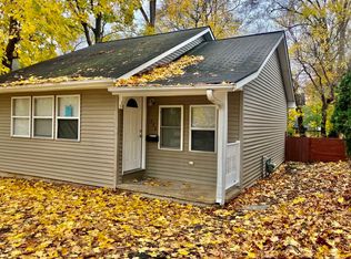 324 Highmoor Dr, Round Lake Park, IL 60073