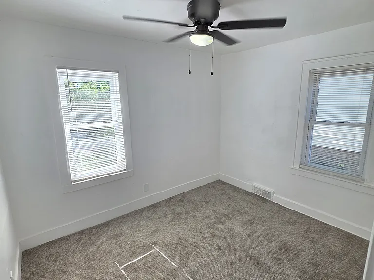 15757 Strathmoor St — Photo 26