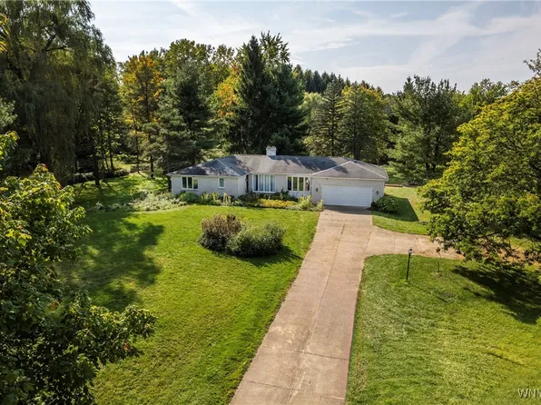493 Davis Rd, East Aurora, NY 14052