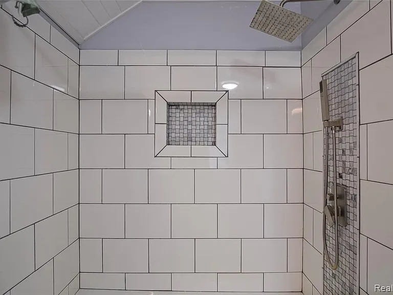 206 N Troy St — Photo 21