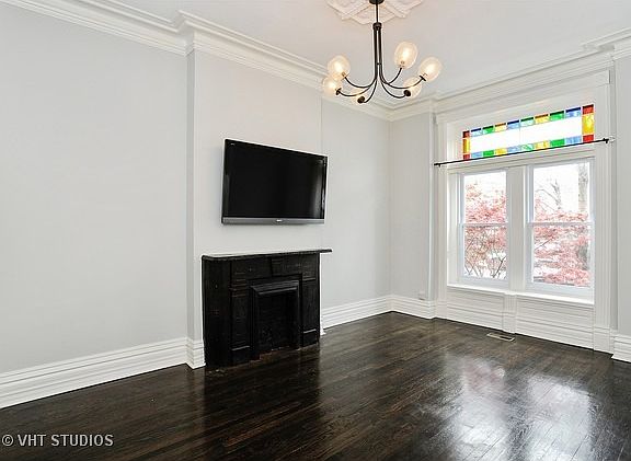 2nd image of 2325 N Halsted St #2323