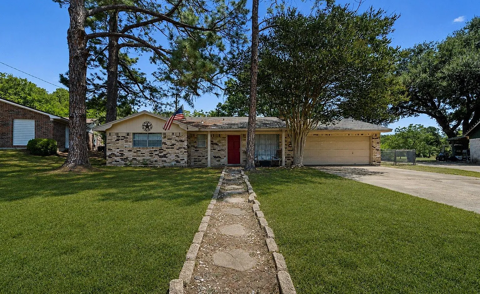 3 bed, 2.0 bath, 1248 sqft, $1,800 — Photo 1