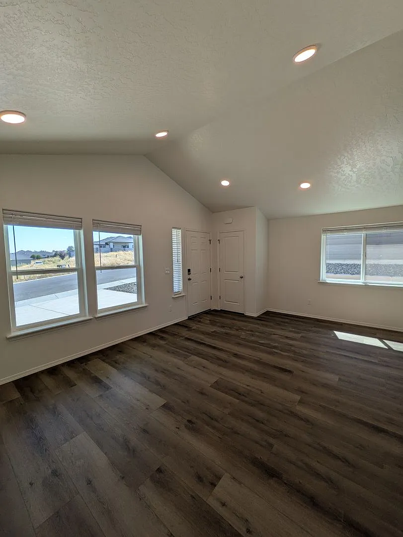 New Single Level Home in SunRidge Community — Photo 2