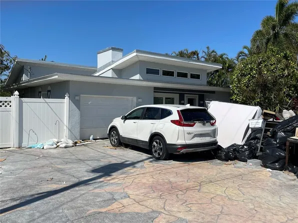 518 56th St #5, Bradenton Beach, FL 34217